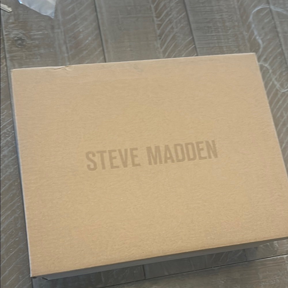 Steve Madden Tan Shoe Box